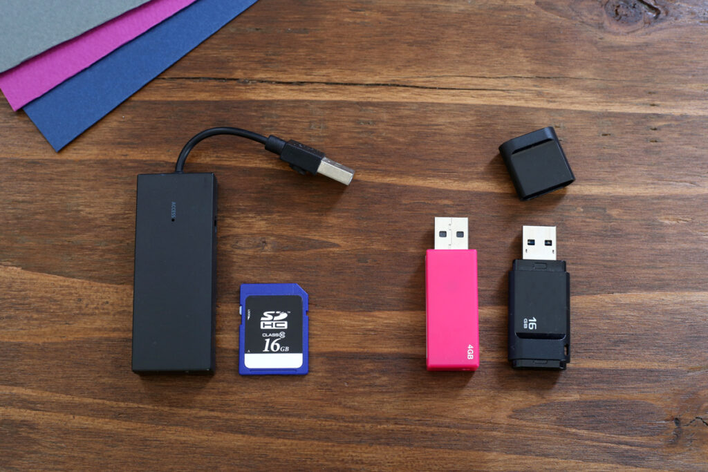 SDカードとUSBメモリ